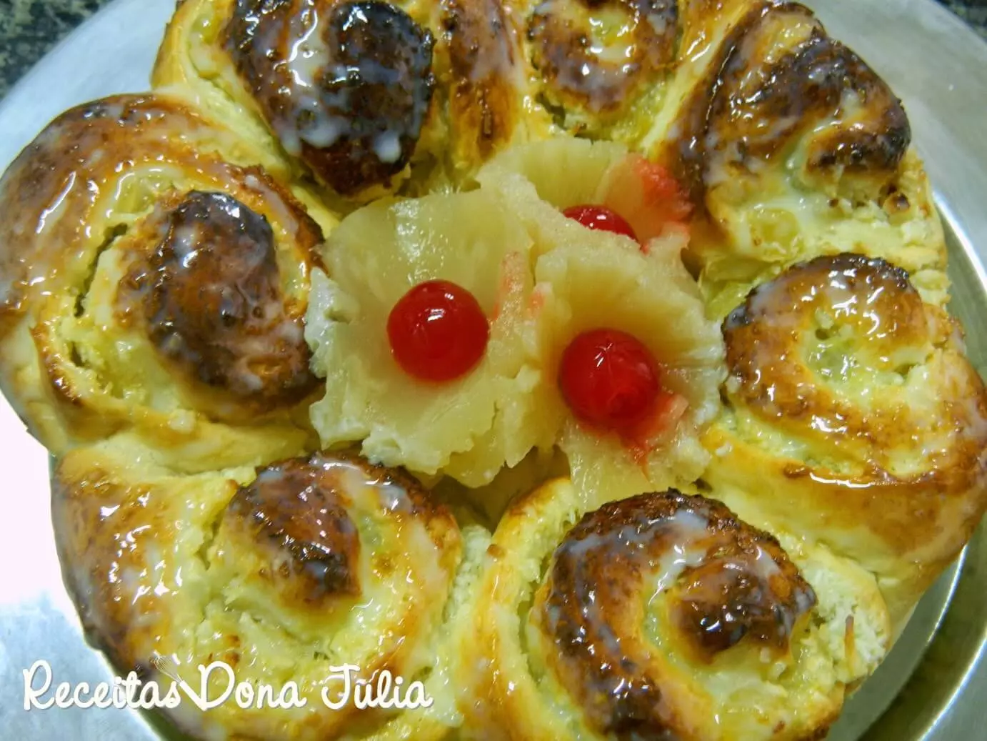 Rosca de coco com abacaxi sem leite e ovos