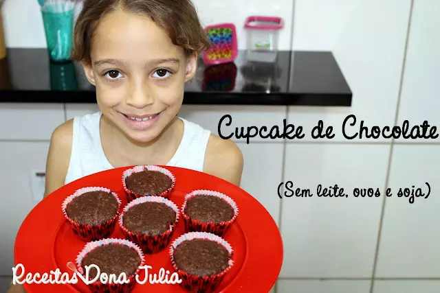 Cupcake de chocolate sem leite e ovos