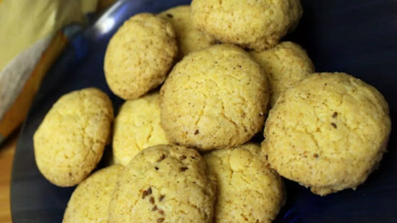 Biscoito de fubá com erva doce