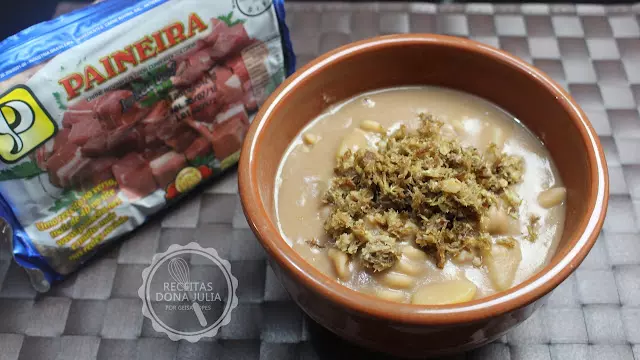 Sopa de feijão com carne seca