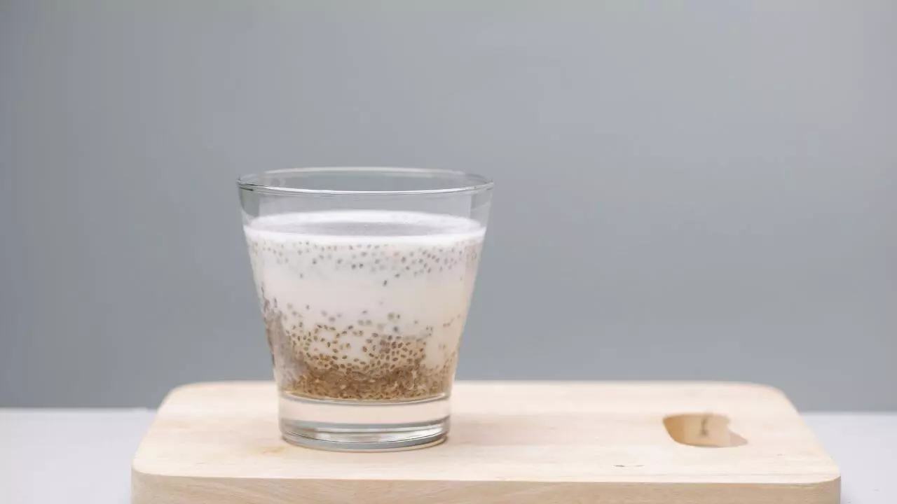 Chia Pudding com Leite de Coco e Amêndoas