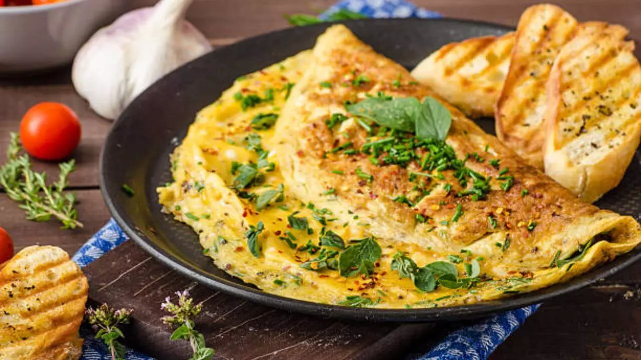 Omelete com Queijo, Espinafre e Tomate