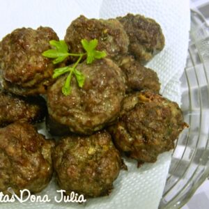 ALMÔNDEGAS ASSADAS