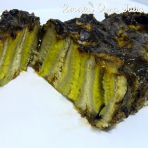 BOLO DE BANANA EM ROLINHO