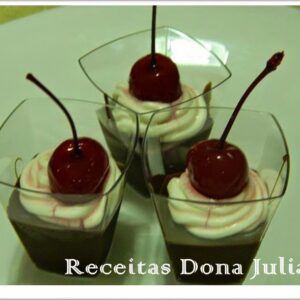 DOCE DE COPINHO – CHOCOLATE COM CHANTILLY