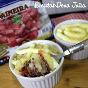 ESCONDIDINHO DE BATATA COM CARNE SECA