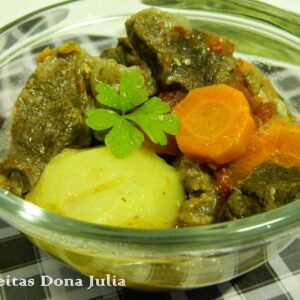 PICADINHO DE CARNE COM LEGUMES