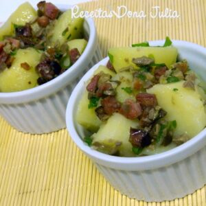 SALADA DE BATATA COM AZEITONAS E BACON