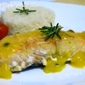 SALMÃO COM MOLHO DE MARACUJÁ