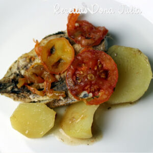 SARDINHA AO FORNO COM BATATA