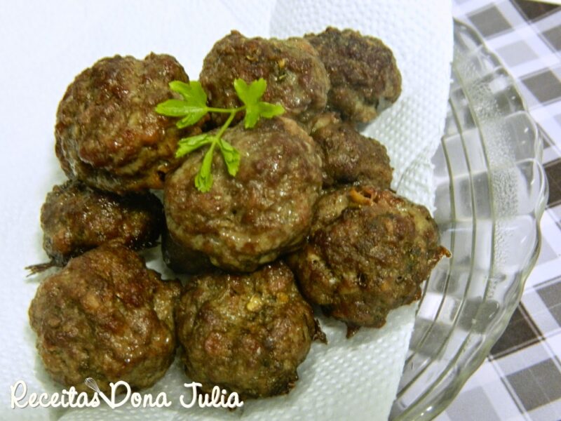 Almôndegas assadas Almôndegas assadas
