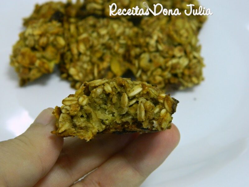 "Biscoito de banana com granola" "Biscoito de banana com granola"