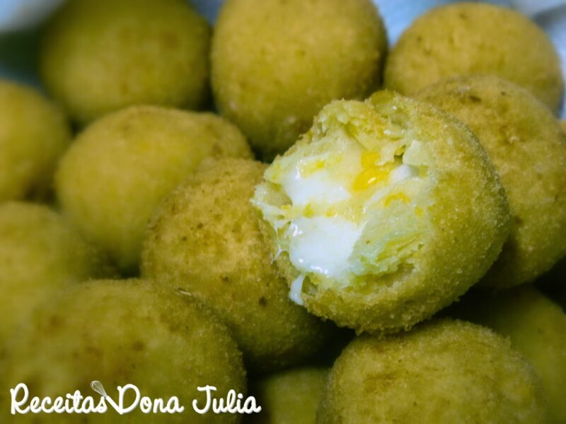 "Bolinho de milho com queijo" "Bolinho de milho com queijo"