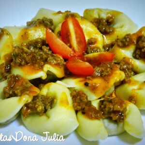 CAPPELLETTI COM MOLHO DE CARNE