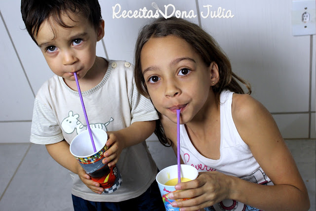 Smoothie de banana e manga Smoothie de banana e manga