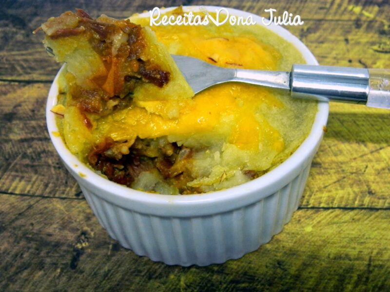 Escondidinho de carne seca com batata Escondidinho de carne seca com batata