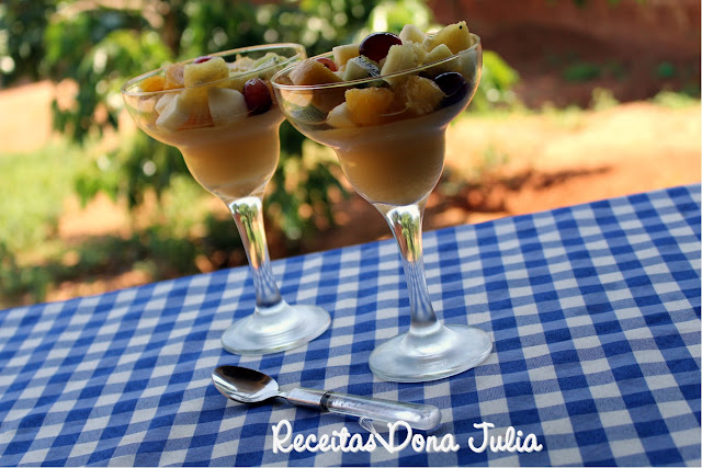 Flan de baunilha com salada de frutas zero açúcar Flan de baunilha com salada de frutas zero açúcar