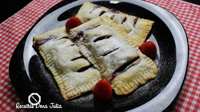 "Folheado de Morango com Nutella" "Folheado de Morango com Nutella"