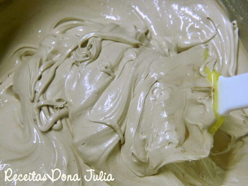 "Glacê de leite condensado" "Glacê de leite condensado"