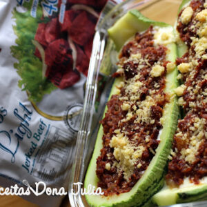 ABOBRINHA RECHEADA COM CARNE SECA E CREME DE RICOTA