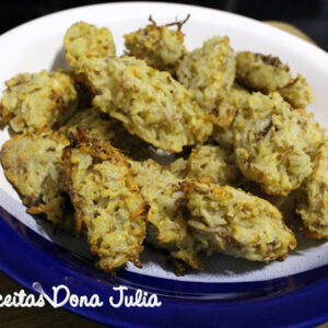 BOLINHO DE ARROZ COM CARNE SECA ASSADO