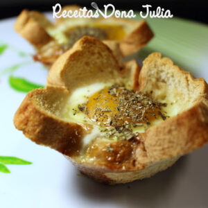 CESTINHA DE PÃO COM OVO