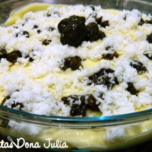 Pavê de ameixa com coco