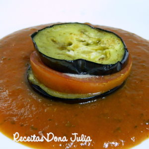 TORRE DE BERINJELA (BERINJELA EM CAMADAS)